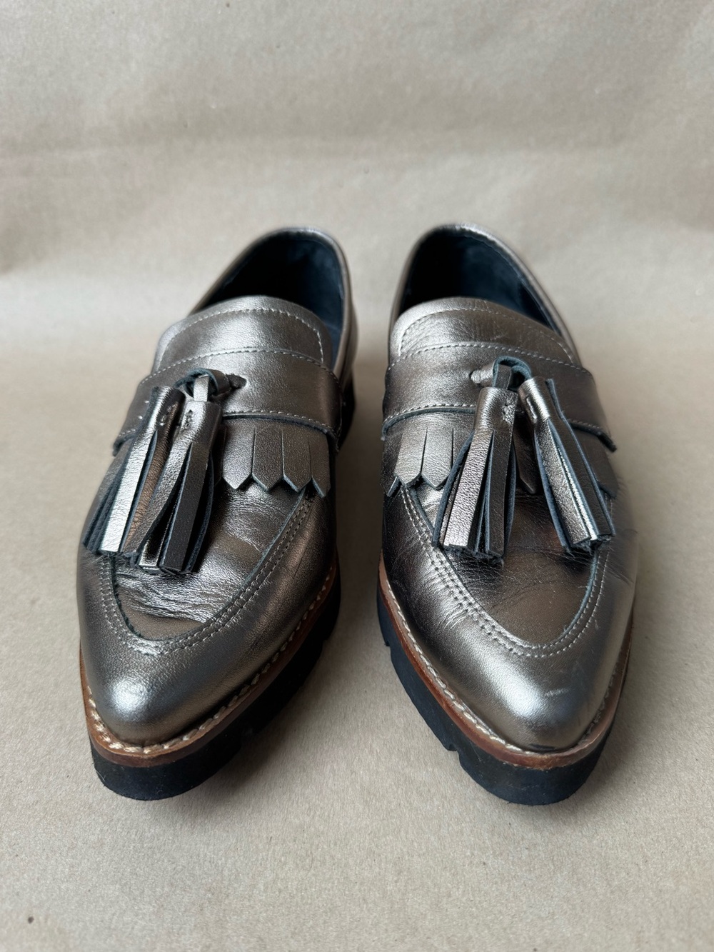 Metallic Gunmetal Leather Lug Sole Pointed Toe Loafer Tassels Fringe 7 EUR 37